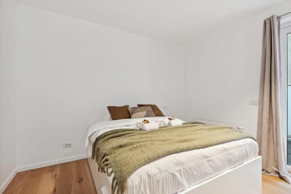 Bright Waterfront Apartment แอนต์เวิร์ป ภายนอก รูปภาพ