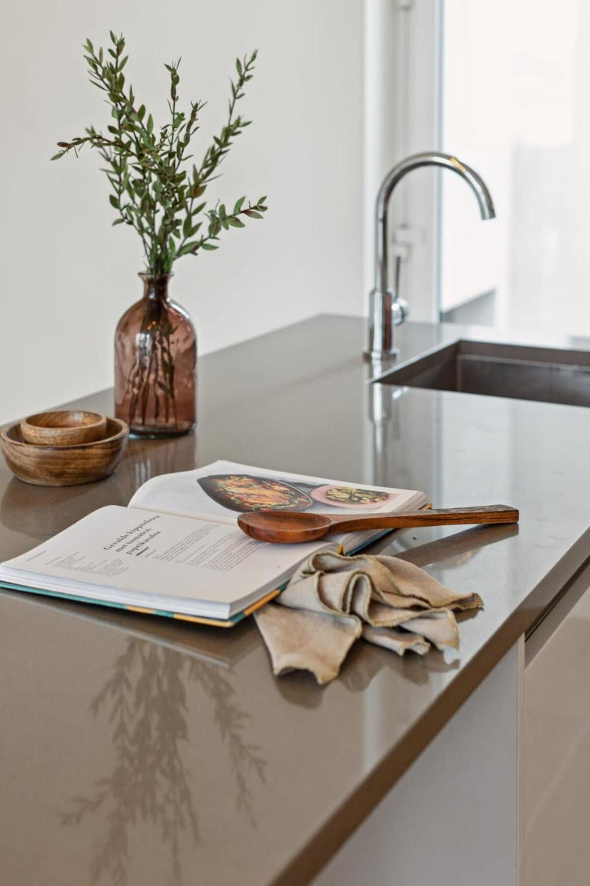 Bright Waterfront Apartment แอนต์เวิร์ป ภายนอก รูปภาพ